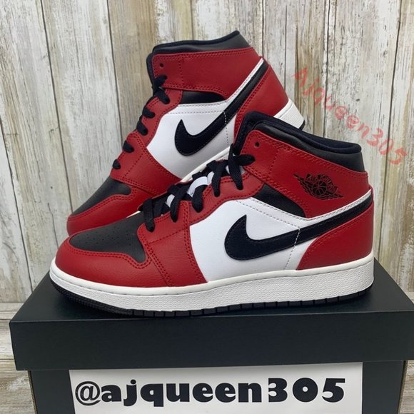 Jordan Shoes - Air Jordan 1 Mid Chicago Toe GS